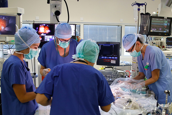 IMAGEMÉDIA USES PANASONIC PTZ CAMERAS TO RECORD RARE SURGERY