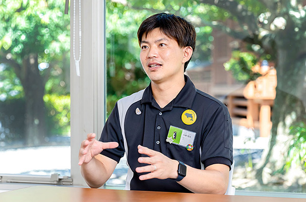 Photo: Mr. Nakano responding during the interview